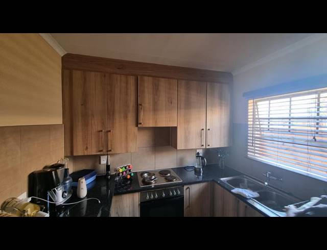 3 BEDROOM TOWNHOUSE FOR SALE IN MONAVONI